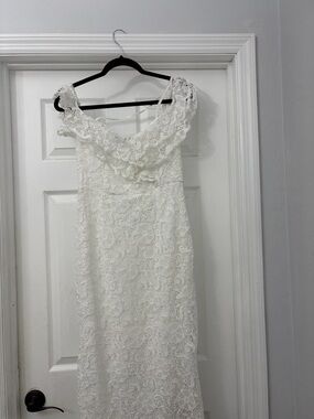 Elegant White Lace Off-Shoulder Dress